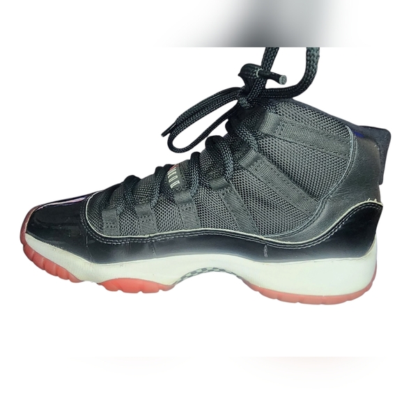 Nike Air Jordan Retro 11, Big Boys Size 5 - Picture 4 of 9
